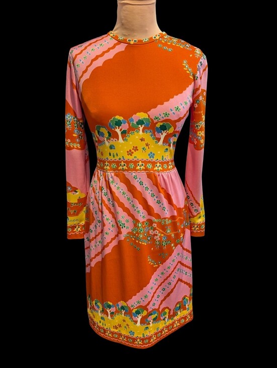 Paganne Dresses & Skirts - PAGANNE Vintage 70s Bold Print Knit Dress.